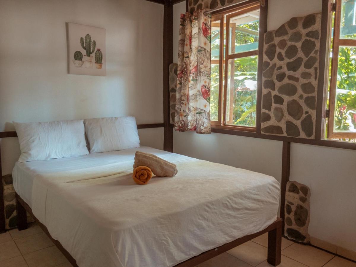 Uvita River Guesthouse エクステリア 写真