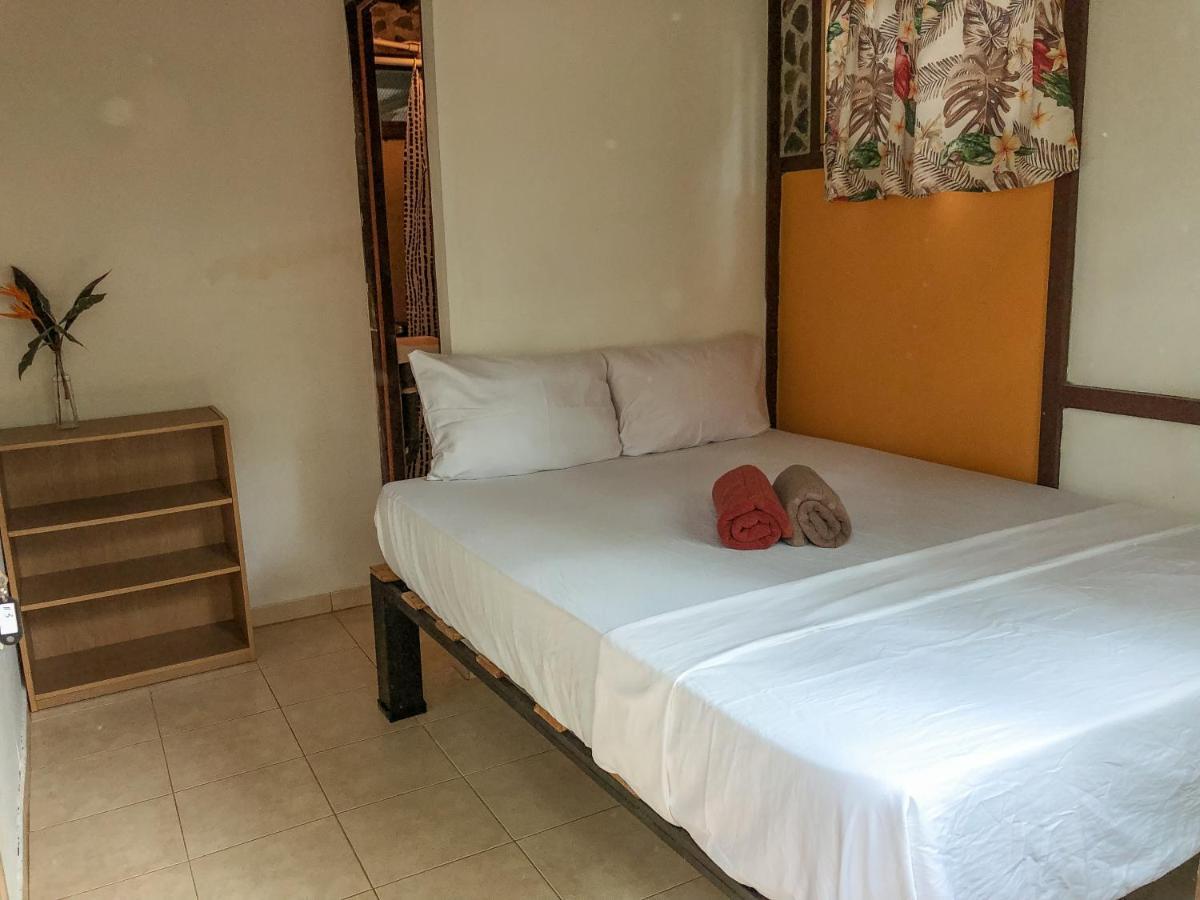 Uvita River Guesthouse エクステリア 写真