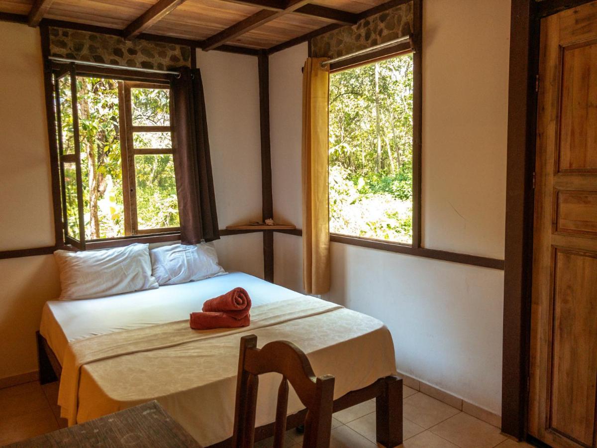 Uvita River Guesthouse エクステリア 写真