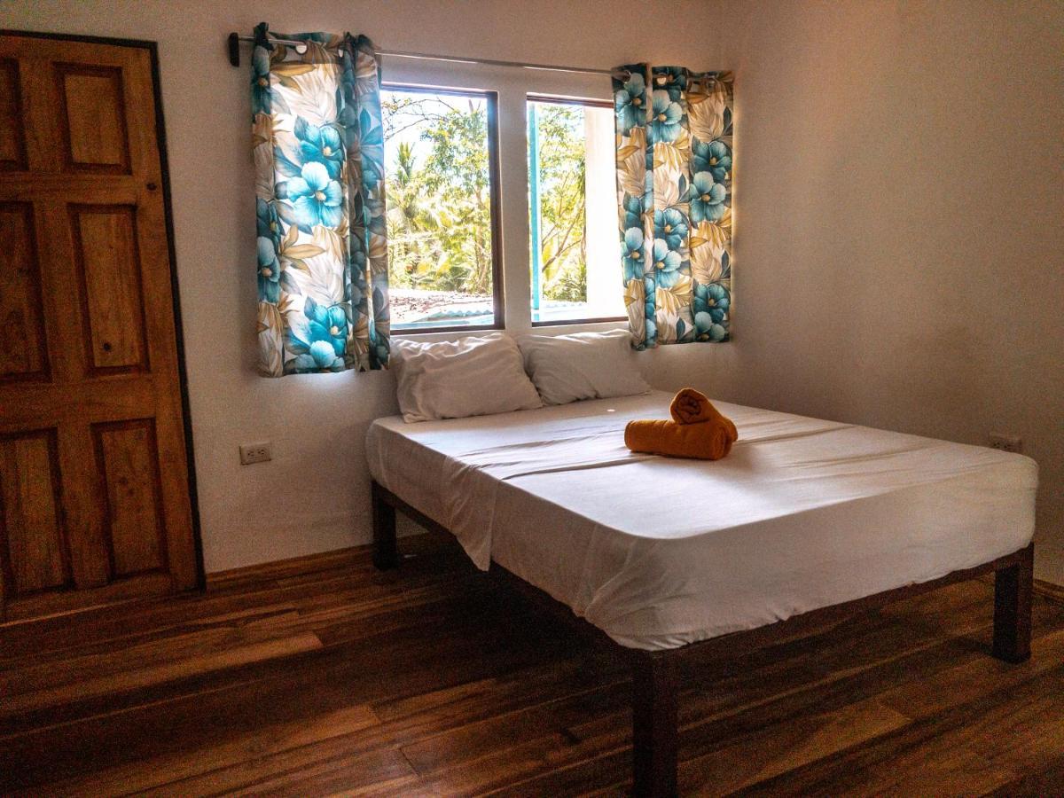 Uvita River Guesthouse エクステリア 写真