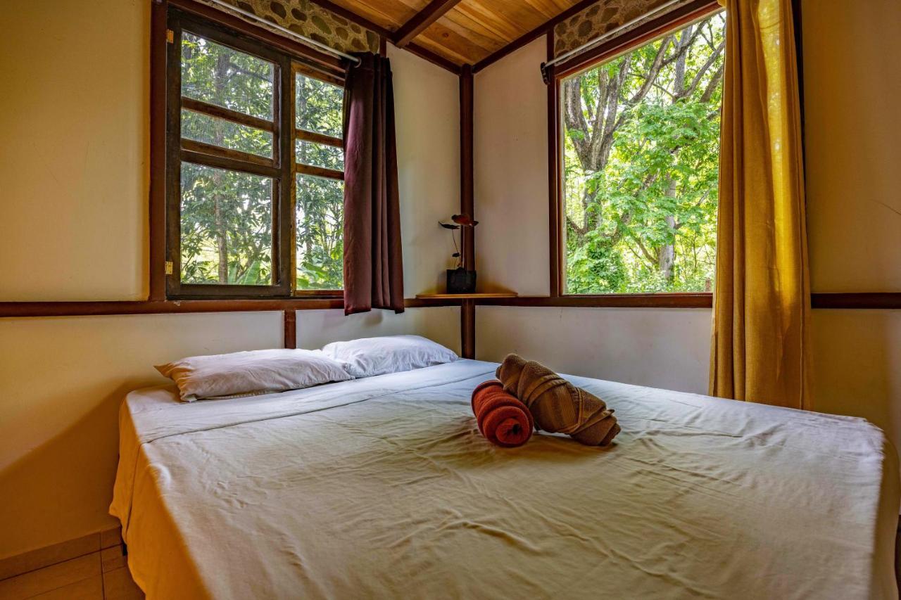 Uvita River Guesthouse エクステリア 写真
