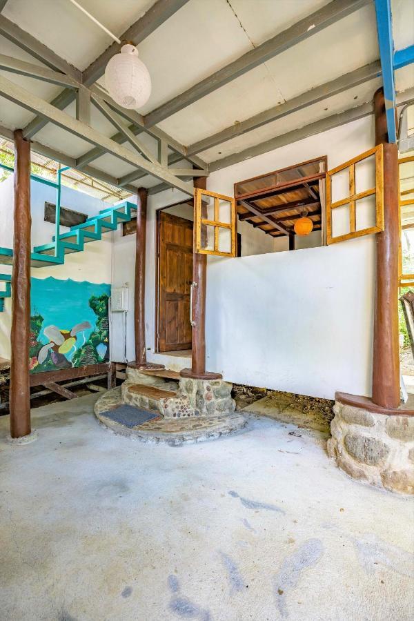 Uvita River Guesthouse エクステリア 写真