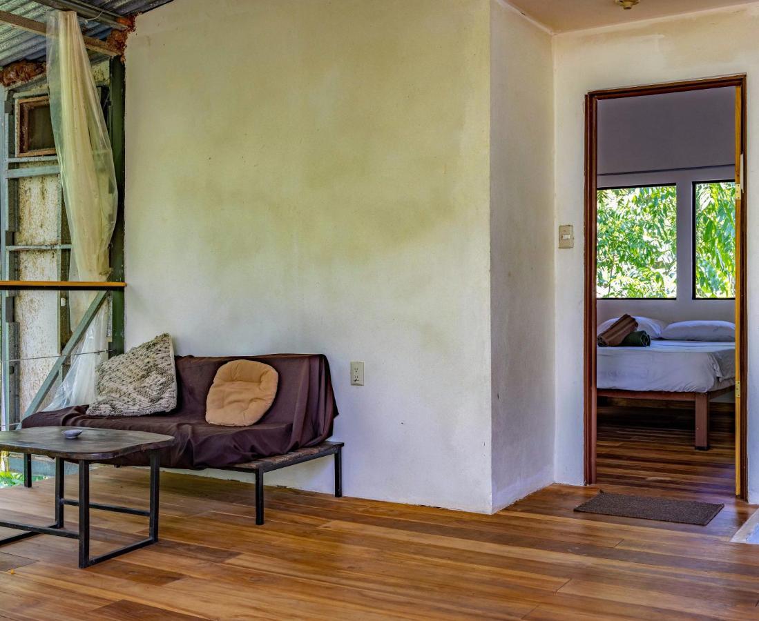 Uvita River Guesthouse エクステリア 写真