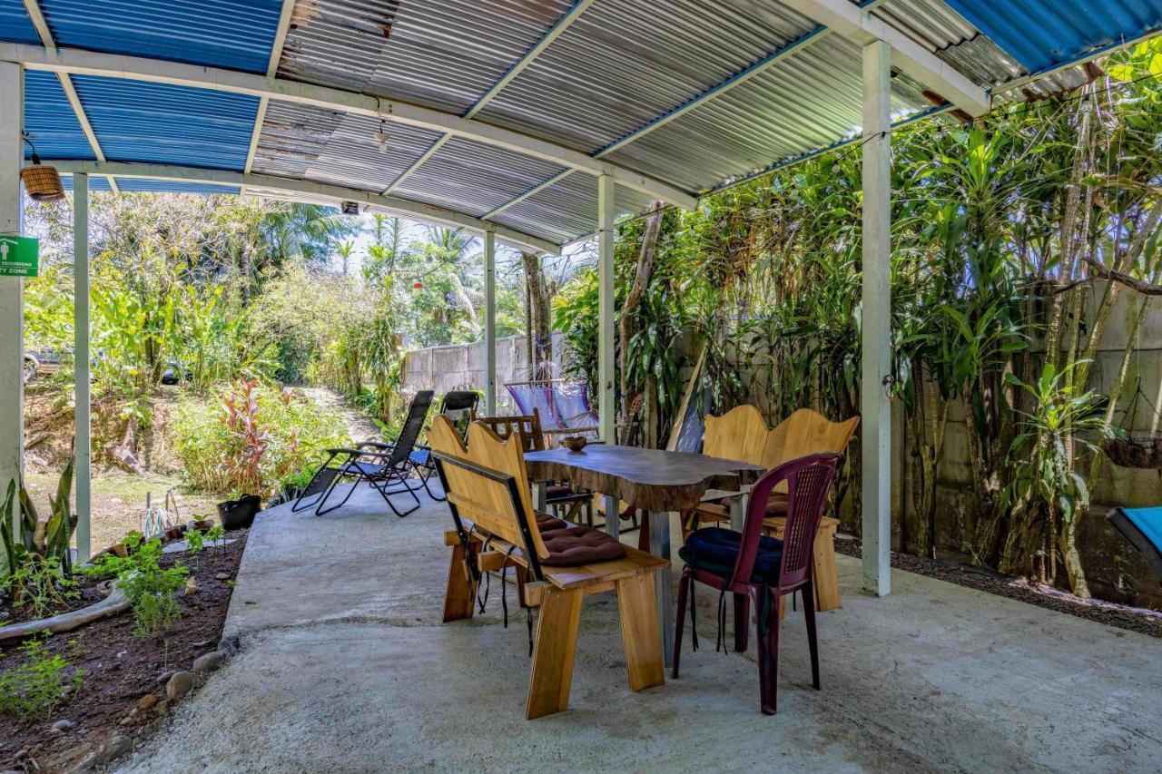 Uvita River Guesthouse エクステリア 写真