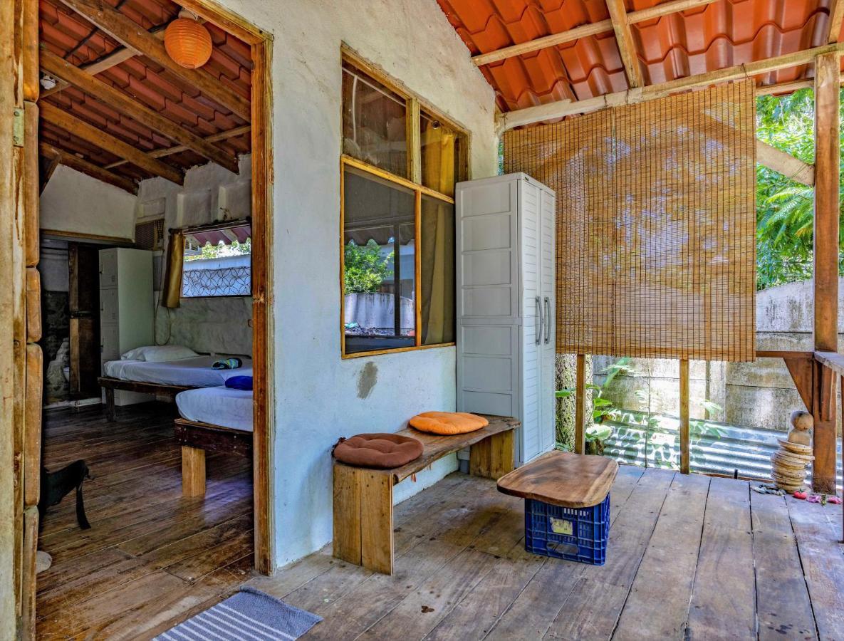 Uvita River Guesthouse エクステリア 写真