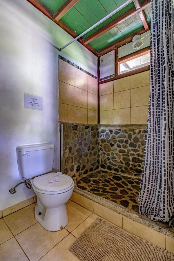Uvita River Guesthouse エクステリア 写真