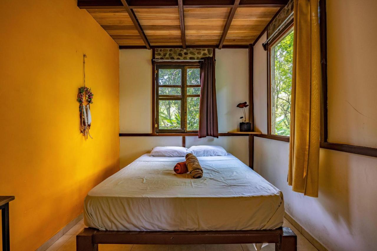 Uvita River Guesthouse エクステリア 写真