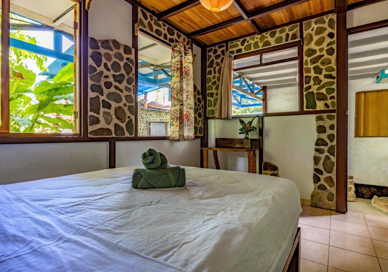 Uvita River Guesthouse エクステリア 写真