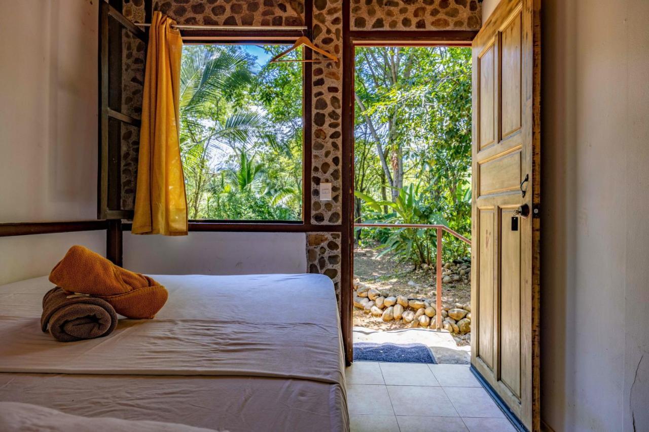 Uvita River Guesthouse エクステリア 写真