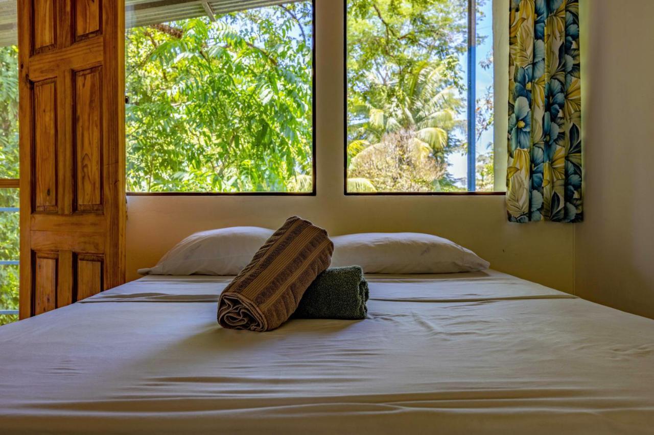 Uvita River Guesthouse エクステリア 写真